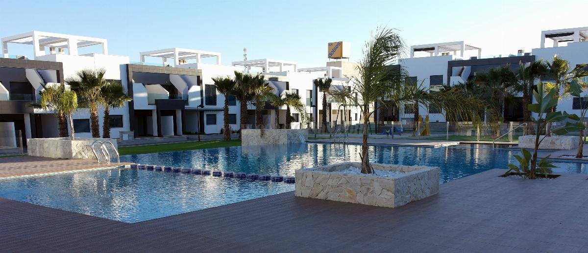 For sale of apartment in Guardamar del Segura