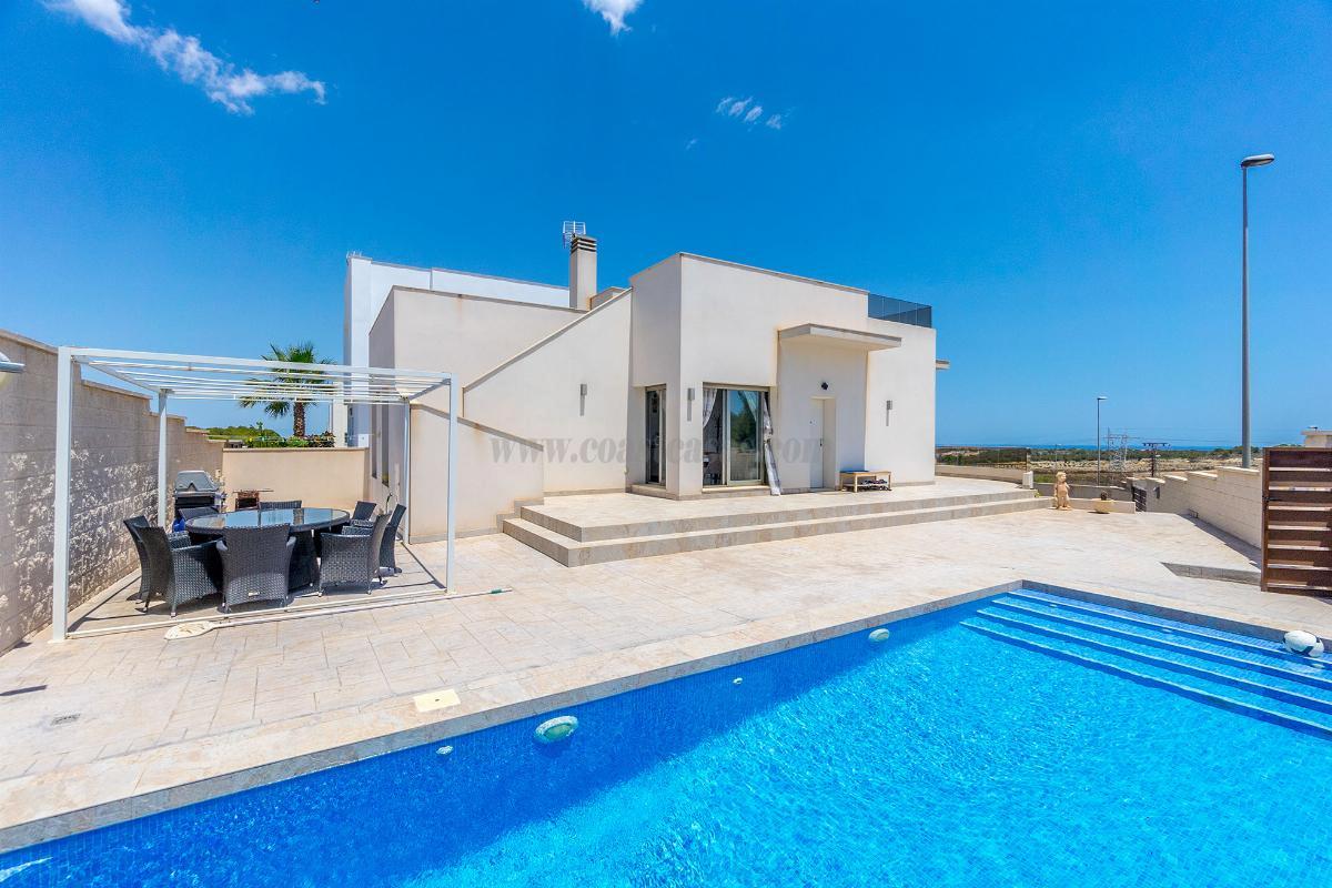 For sale of chalet in San Miguel de Salinas