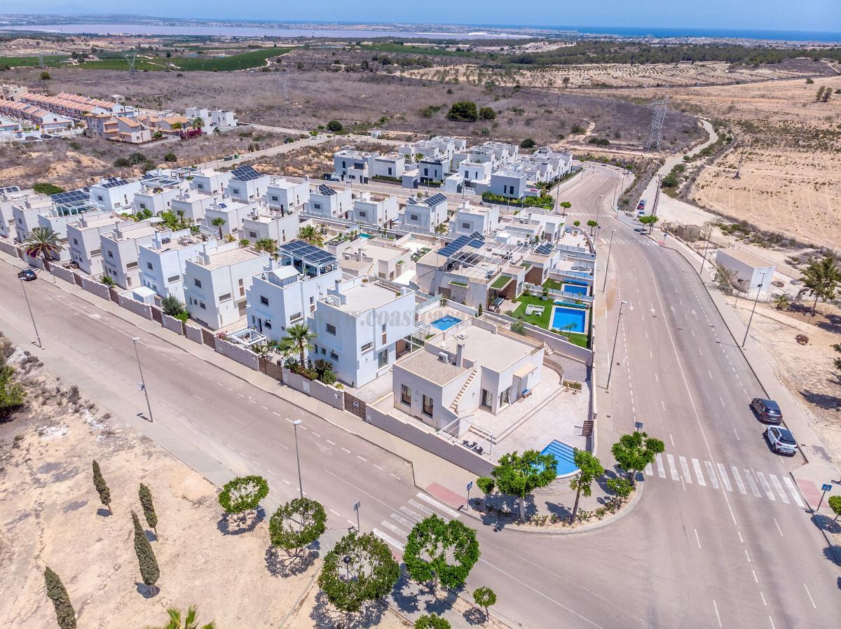 For sale of chalet in San Miguel de Salinas