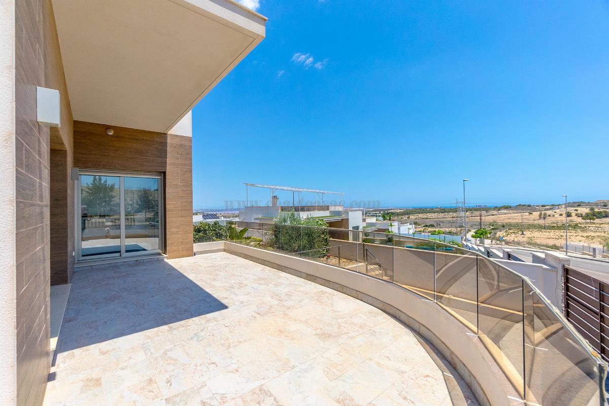 For sale of chalet in San Miguel de Salinas
