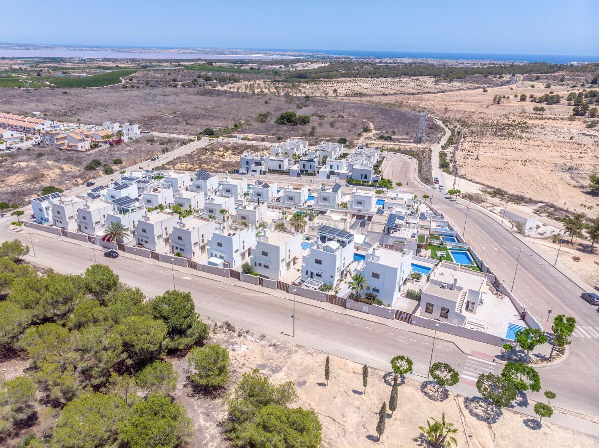 For sale of chalet in San Miguel de Salinas