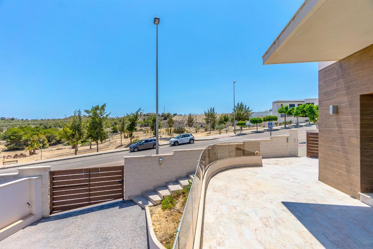 For sale of chalet in San Miguel de Salinas