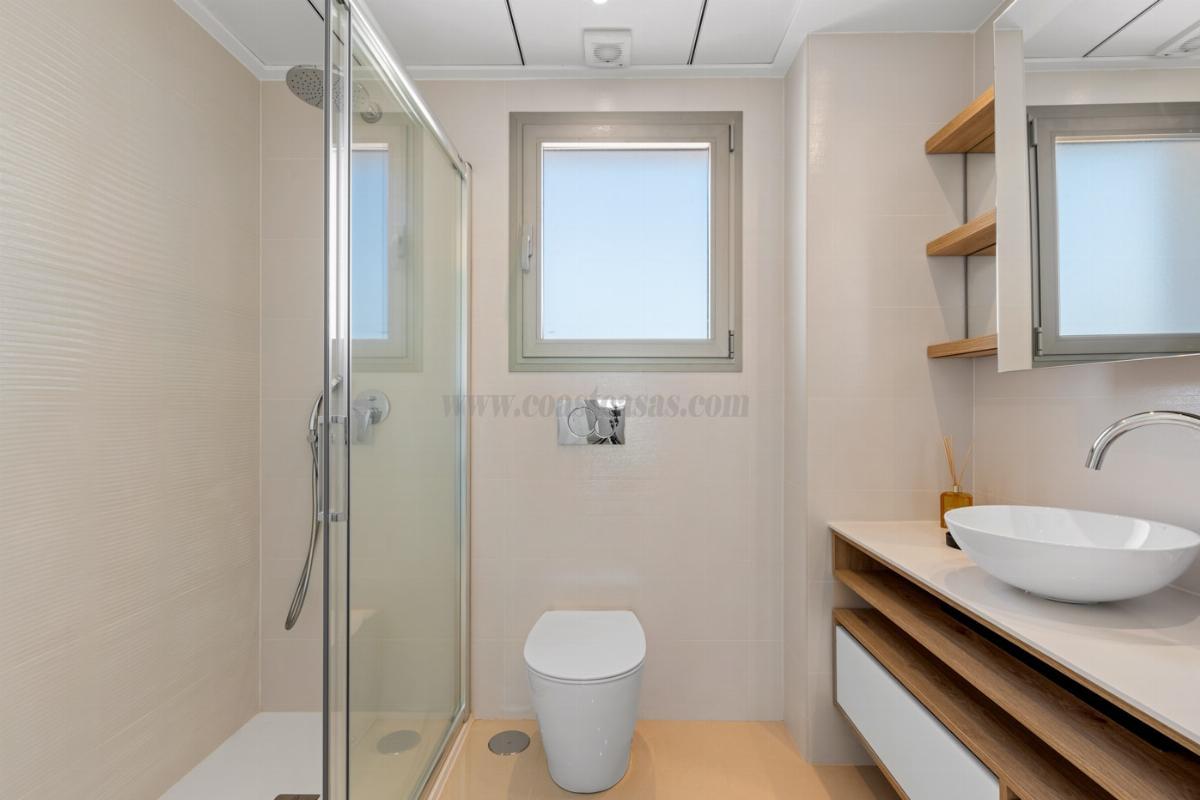 For sale of chalet in Los Alcázares