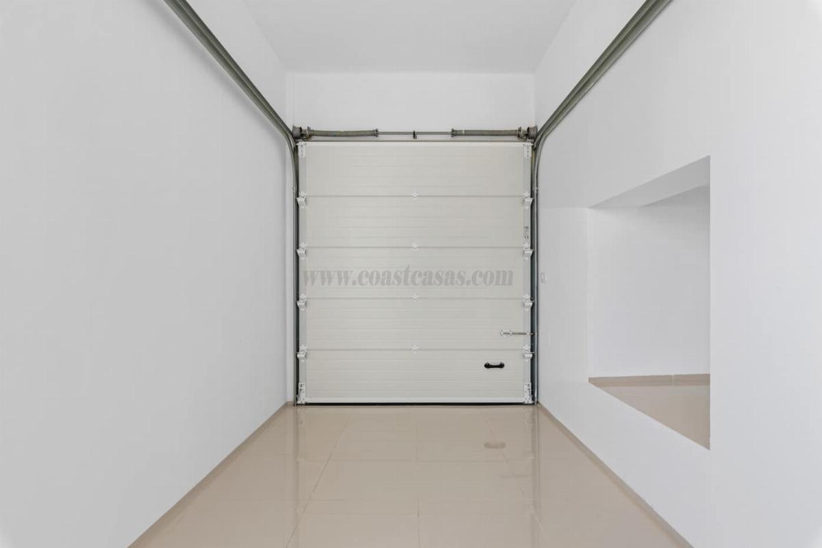 For sale of chalet in Los Alcázares