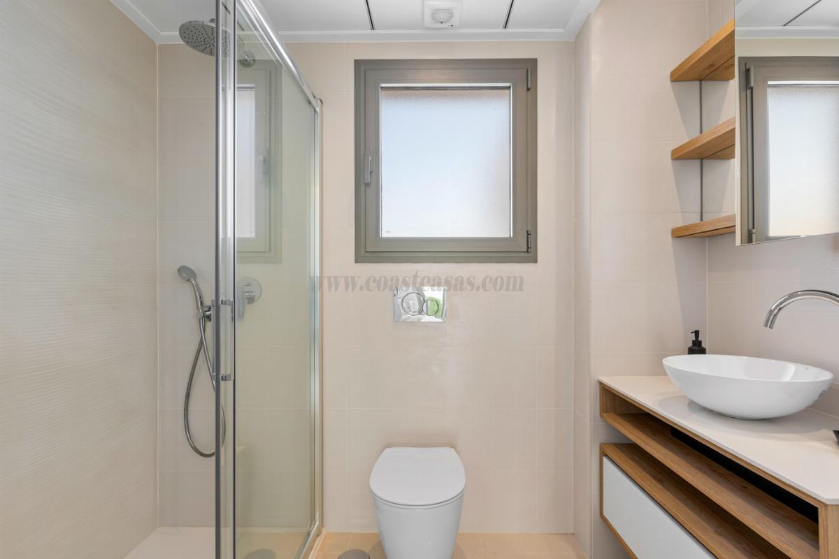 For sale of chalet in Los Alcázares