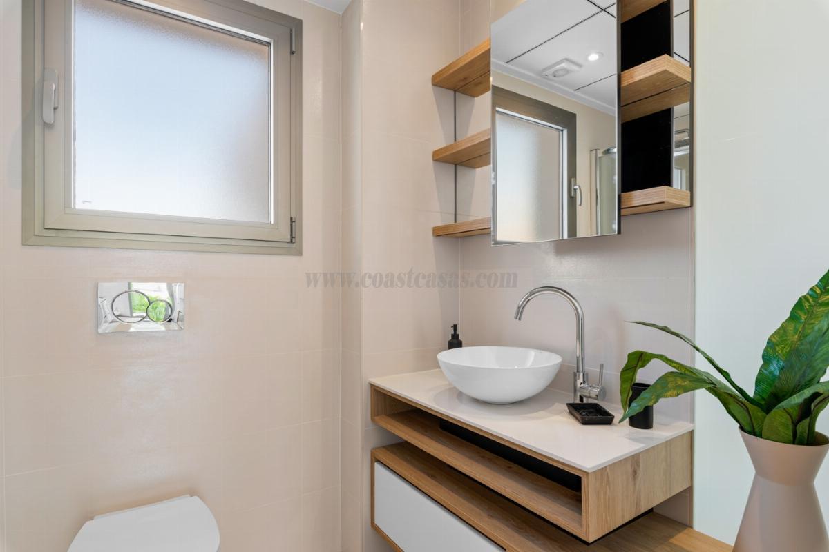 For sale of chalet in Los Alcázares