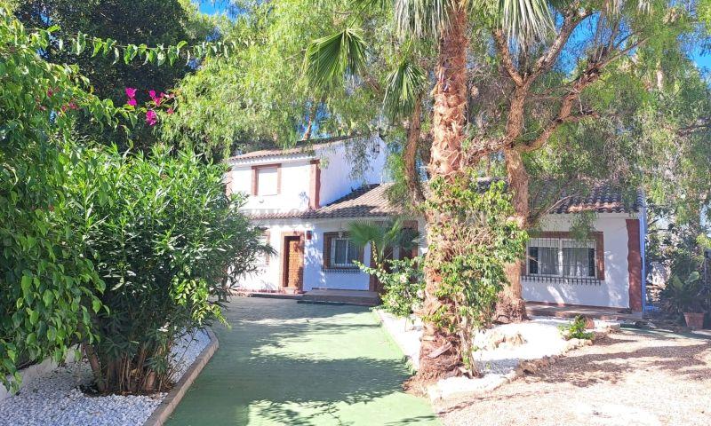 For sale of rural property in Orihuela