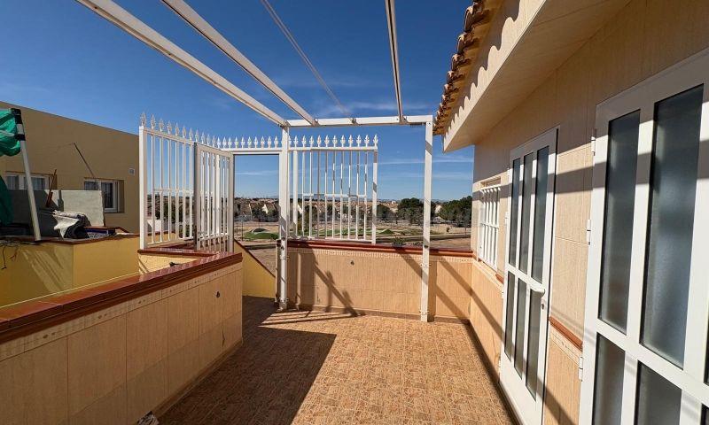 For sale of apartment in Los Alcázares