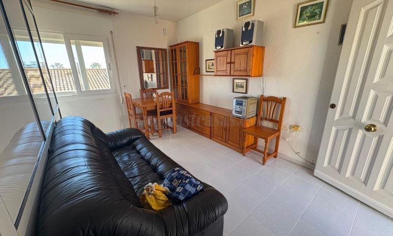 For sale of apartment in Los Alcázares