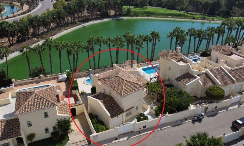 For sale of villa in Orihuela Costa