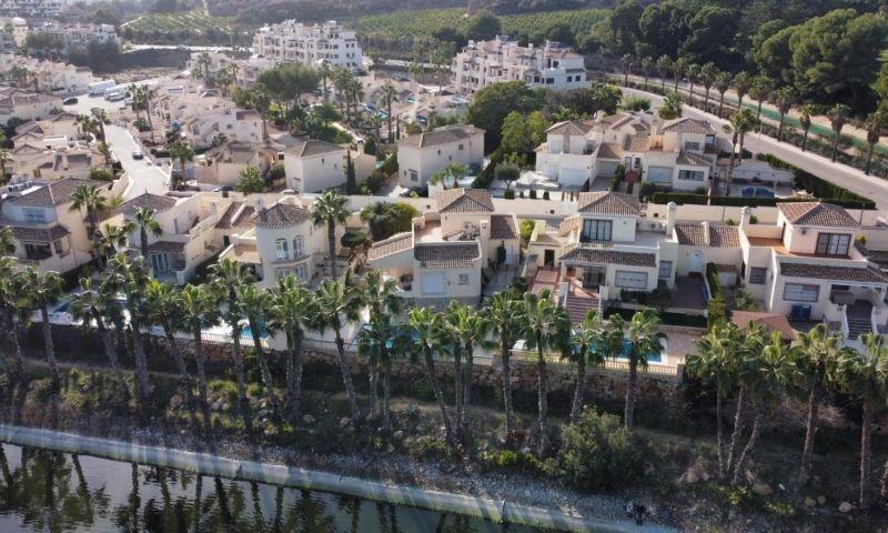 For sale of villa in Orihuela Costa