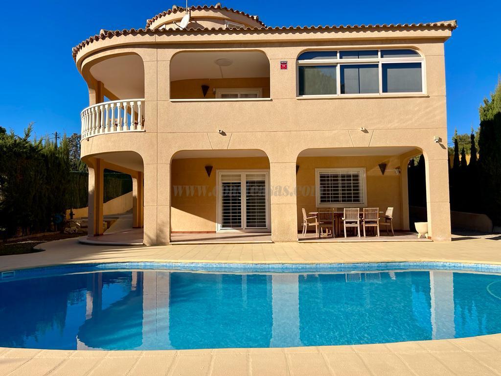 For sale of chalet in Torrevieja