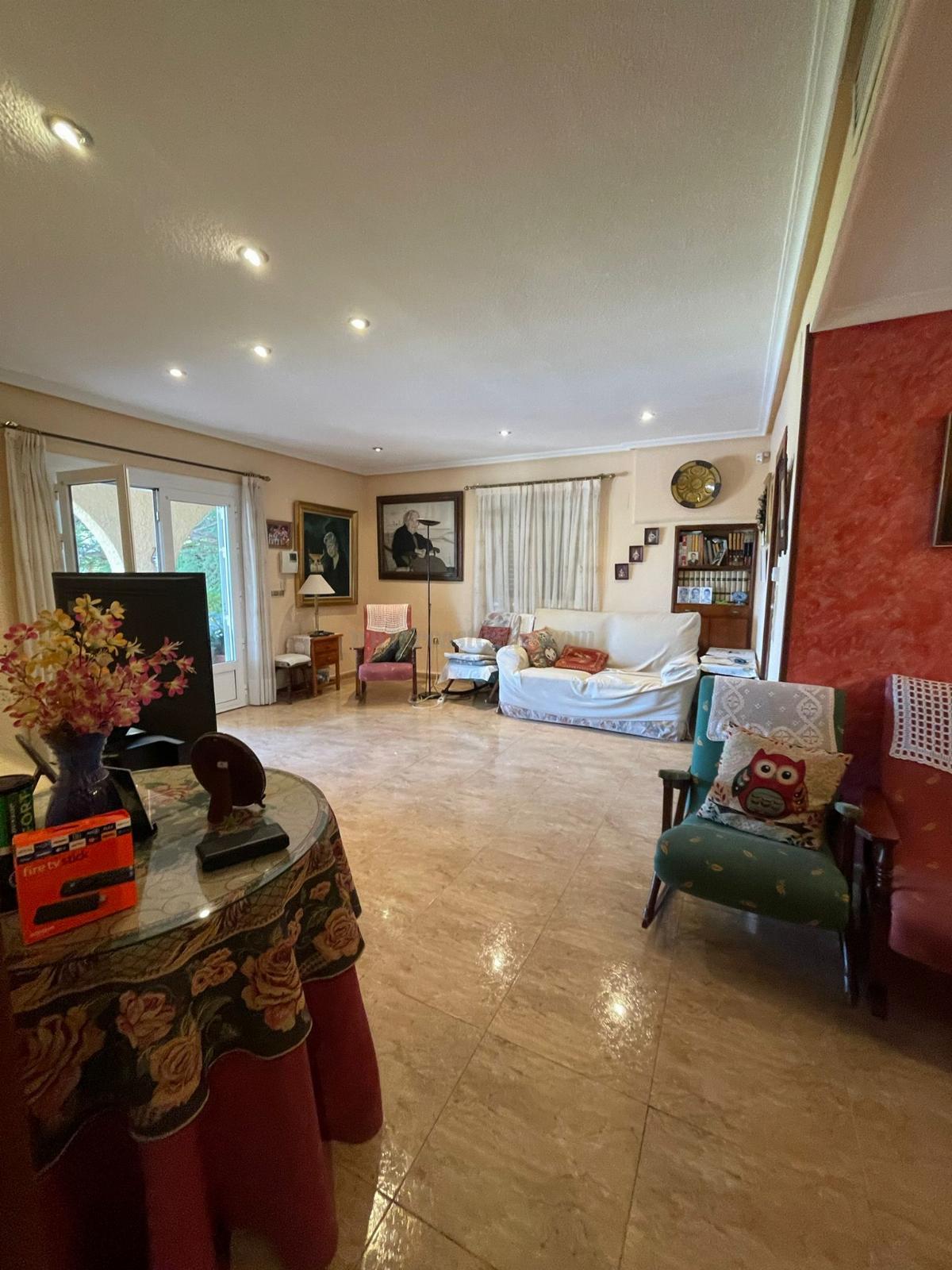For sale of chalet in Torrevieja