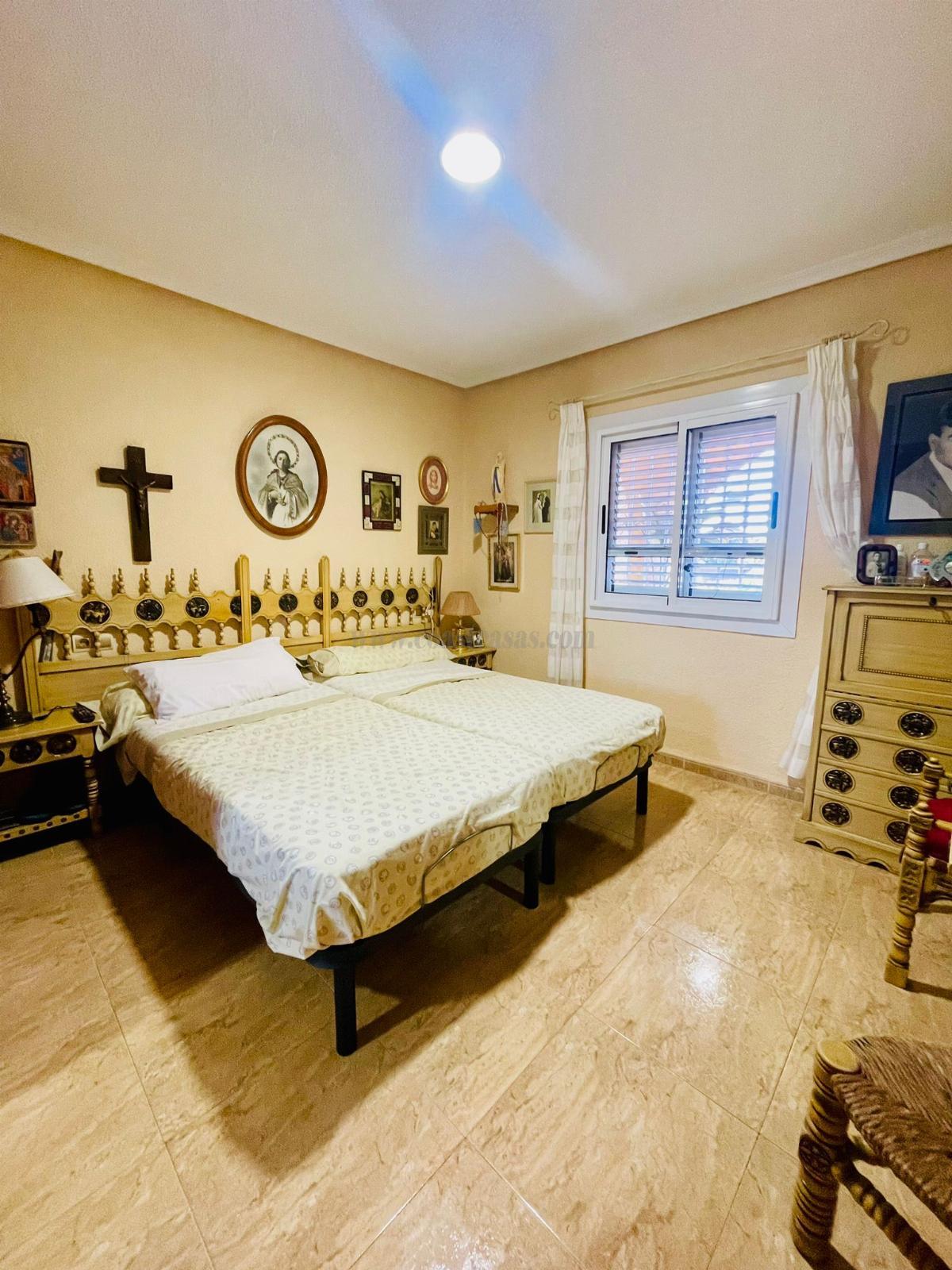 For sale of chalet in Torrevieja