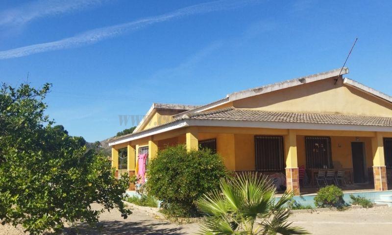 For sale of villa in Aspe