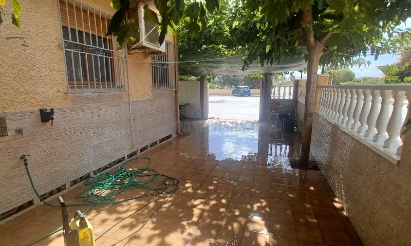 For sale of chalet in Torrevieja