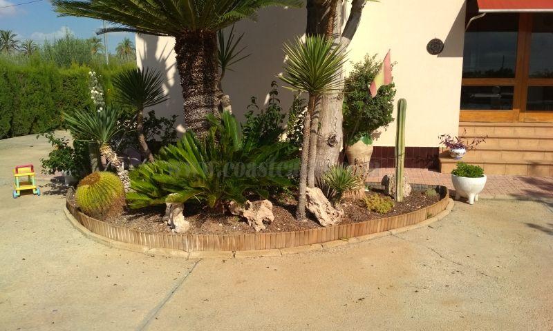 For sale of villa in Elche