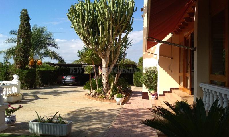 For sale of villa in Elche