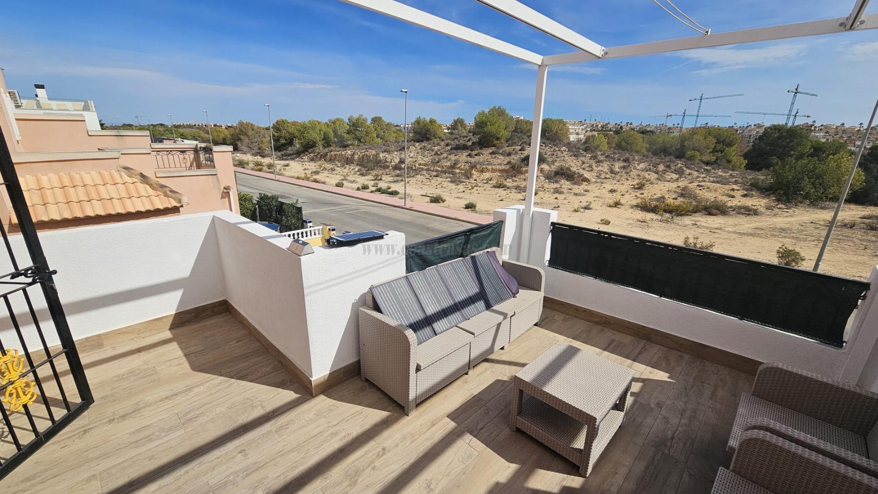 For sale of chalet in Orihuela Costa