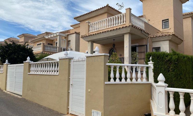 For sale of villa in Orihuela Costa