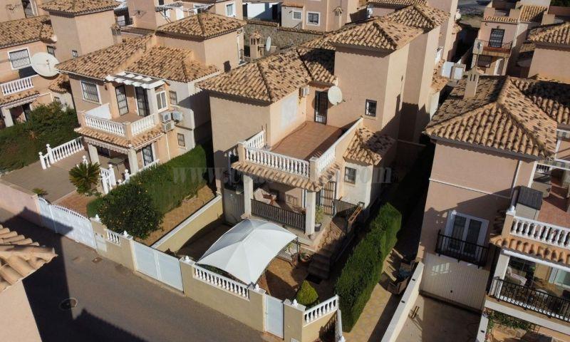 For sale of villa in Orihuela Costa