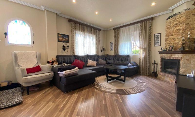 For sale of villa in Orihuela Costa