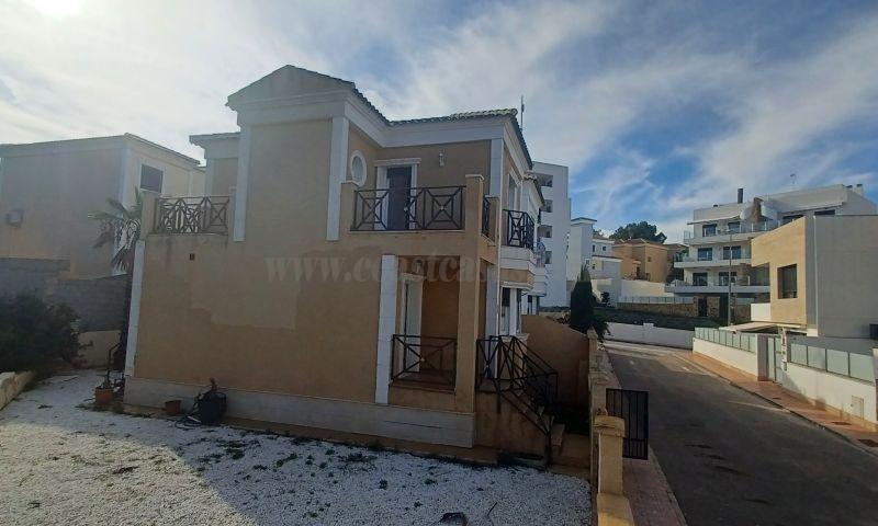 For sale of villa in Orihuela