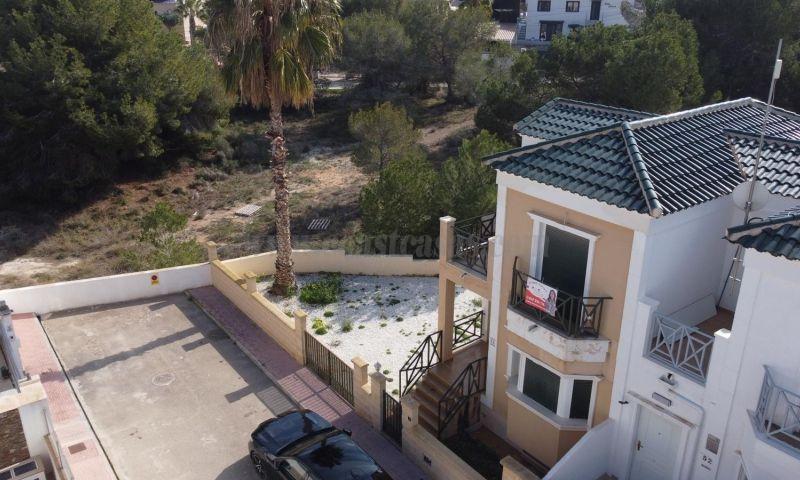 For sale of villa in Orihuela