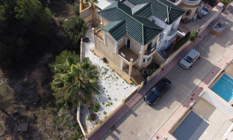 For sale of villa in Orihuela