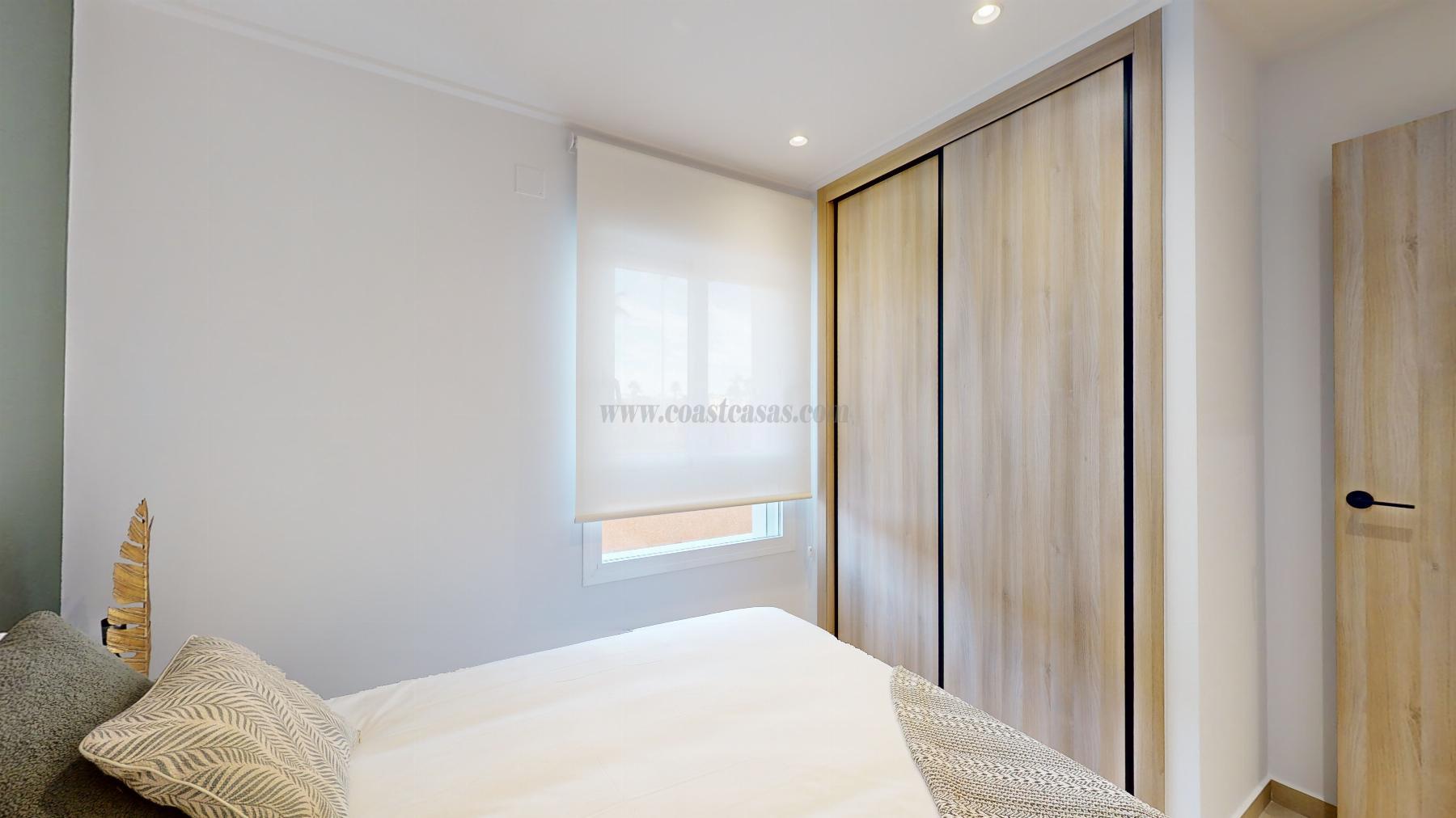 For sale of apartment in Guardamar del Segura