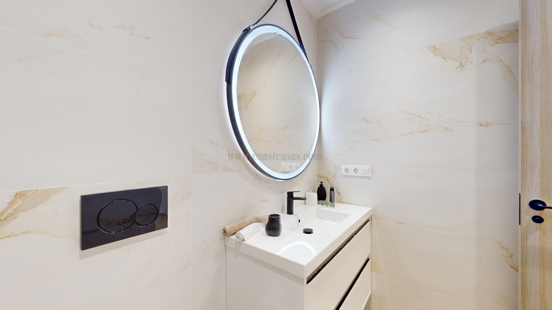 For sale of apartment in Guardamar del Segura