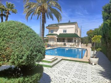 For sale of villa in Elche