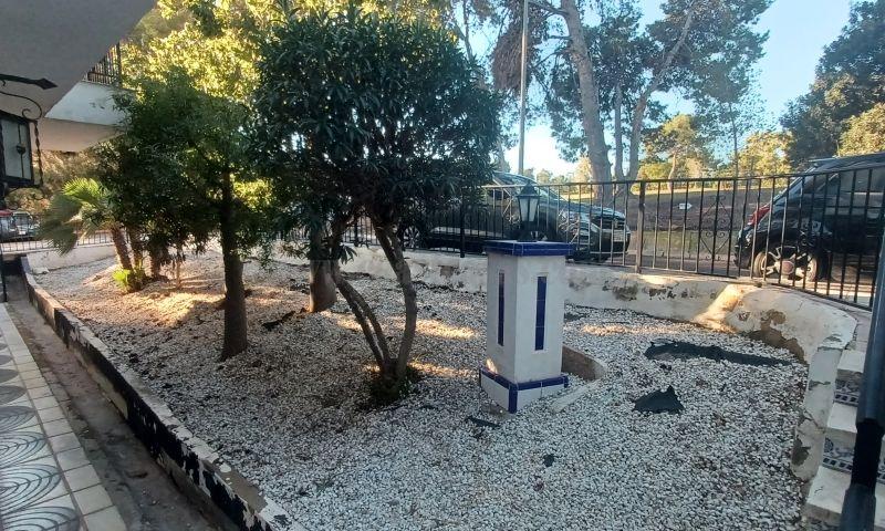 For sale of commercial in Orihuela Costa