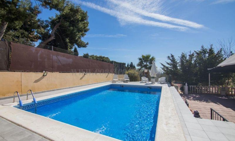 For sale of villa in Elche