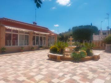 For sale of villa in Elche
