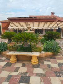 For sale of villa in Elche