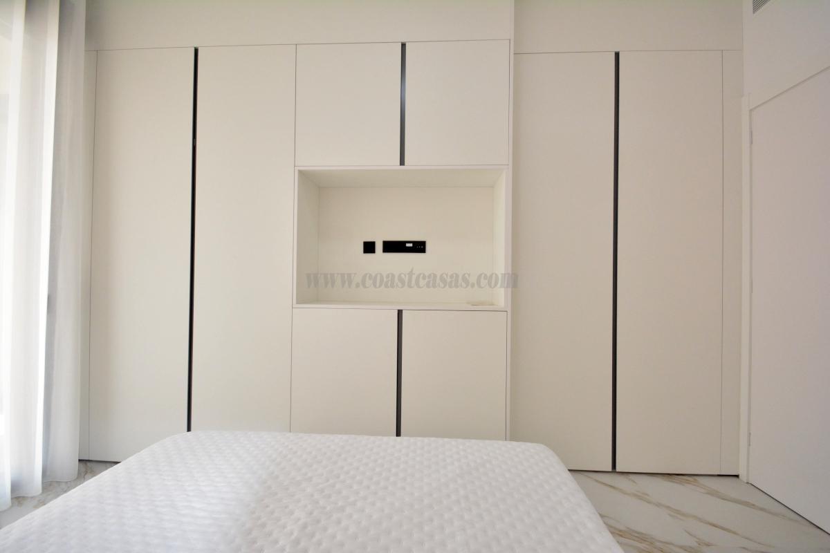 For sale of apartment in Guardamar del Segura