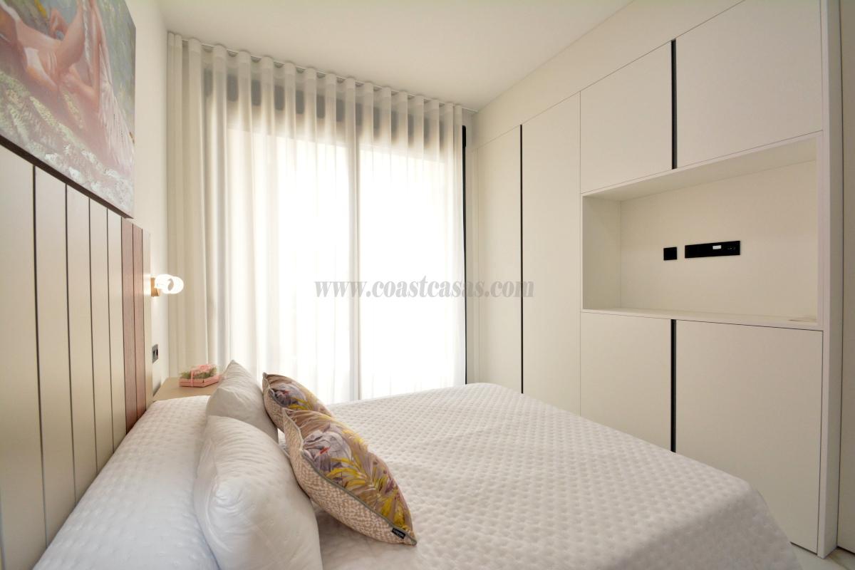 For sale of apartment in Guardamar del Segura