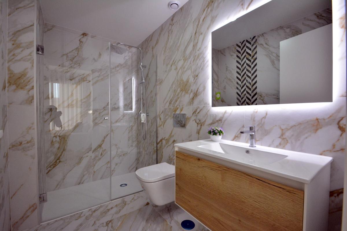 For sale of apartment in Guardamar del Segura