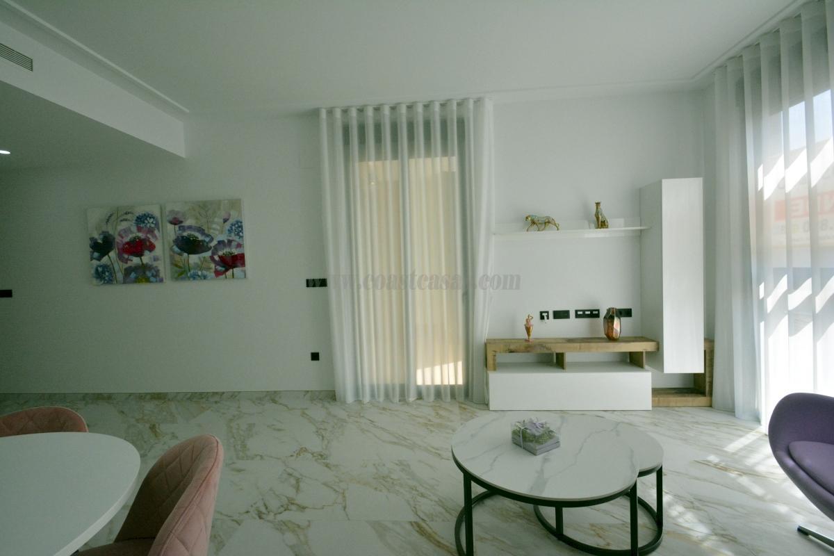 For sale of apartment in Guardamar del Segura
