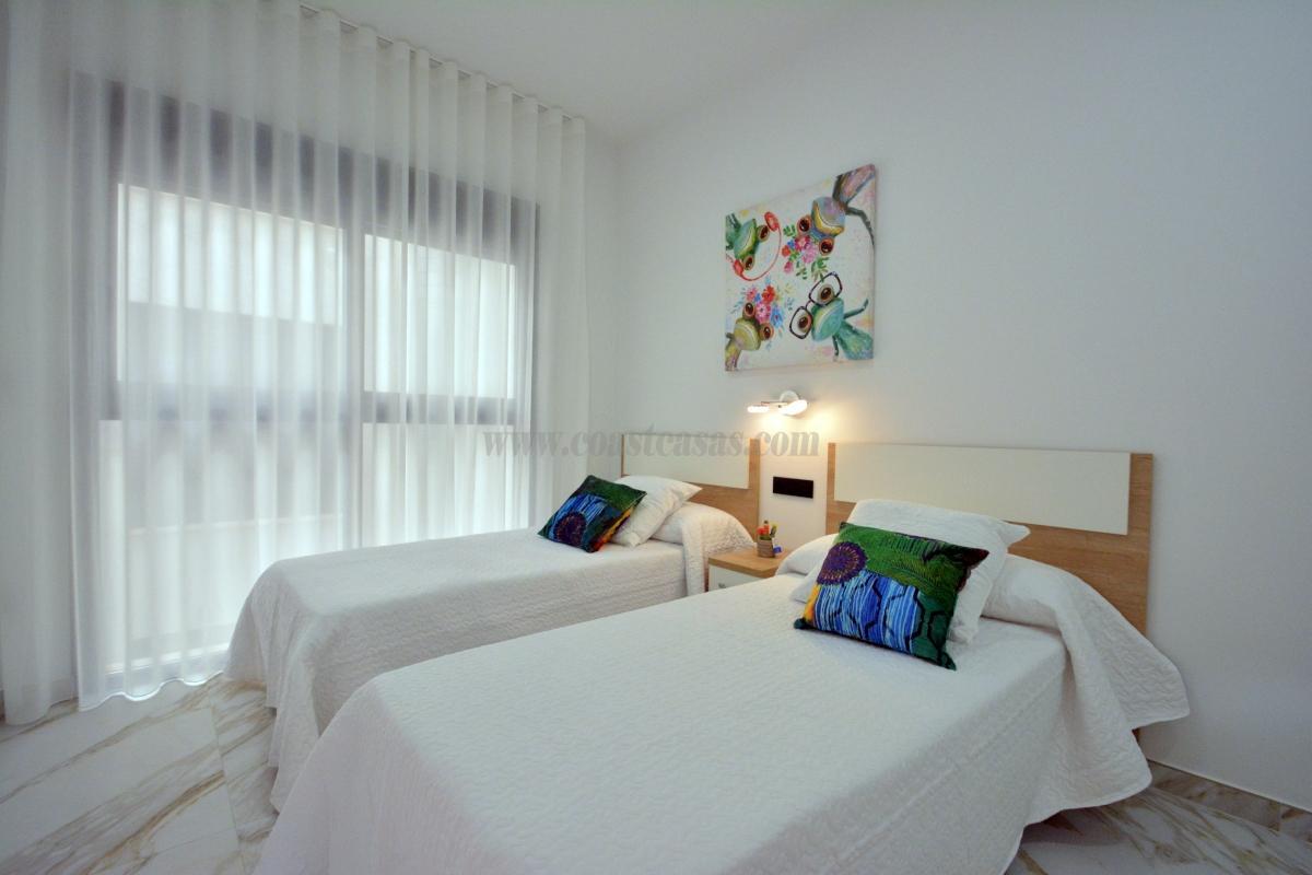 For sale of apartment in Guardamar del Segura