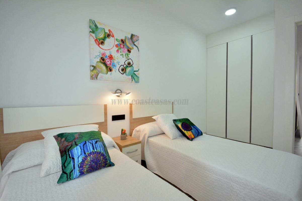 For sale of apartment in Guardamar del Segura