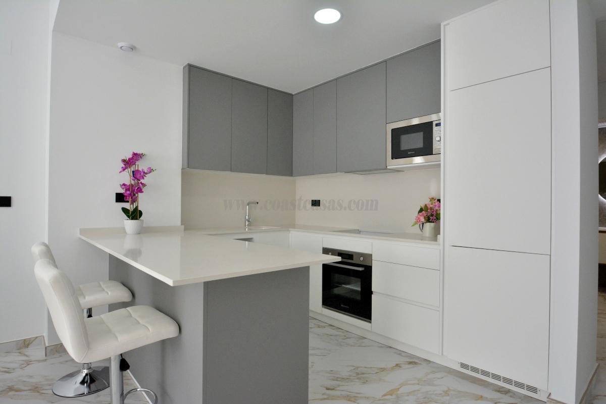 For sale of apartment in Guardamar del Segura