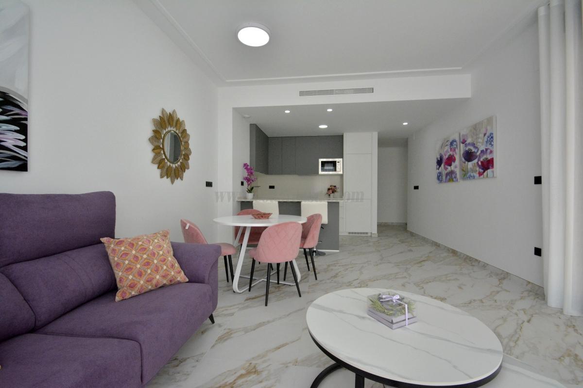 For sale of apartment in Guardamar del Segura