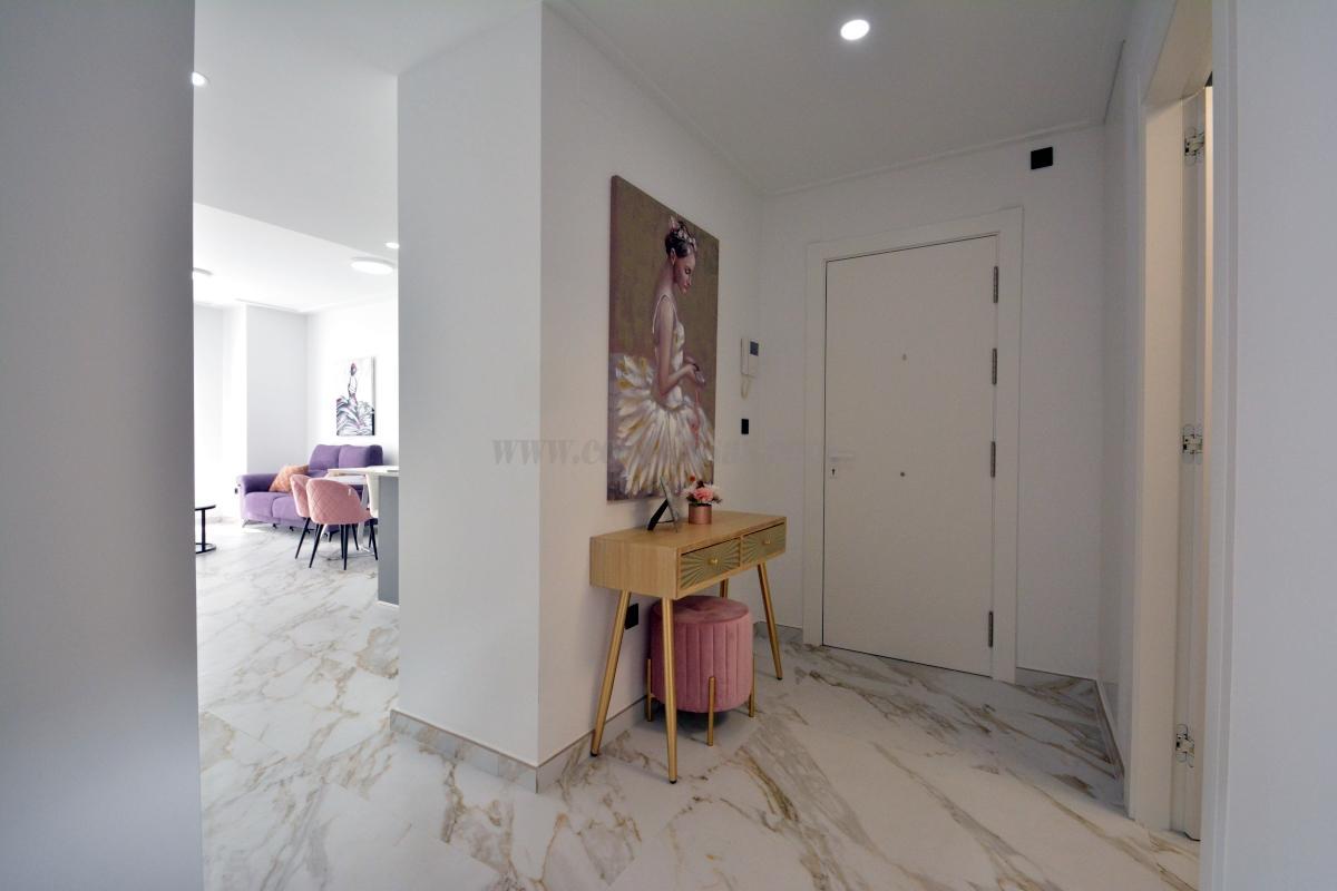 For sale of apartment in Guardamar del Segura