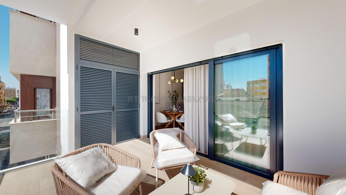 For sale of apartment in Guardamar del Segura