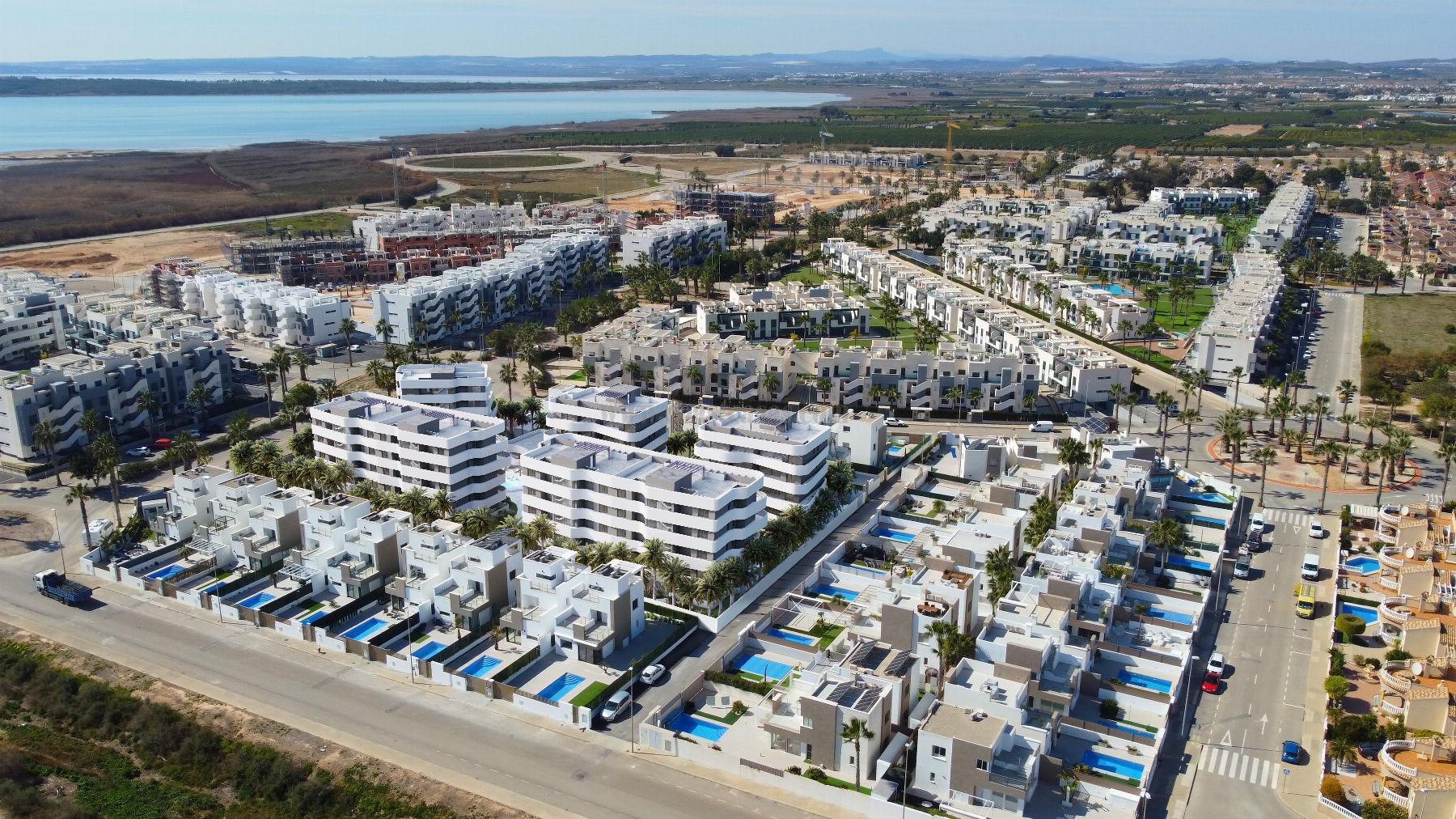 For sale of apartment in Guardamar del Segura