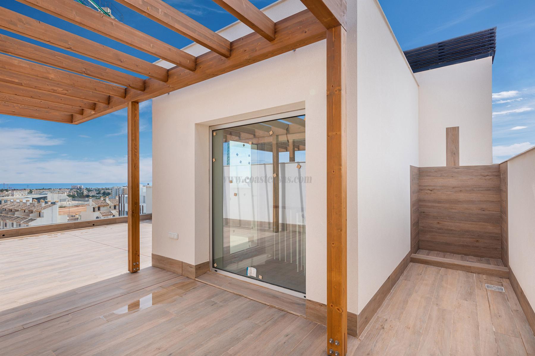 For sale of penthouse in Orihuela Costa