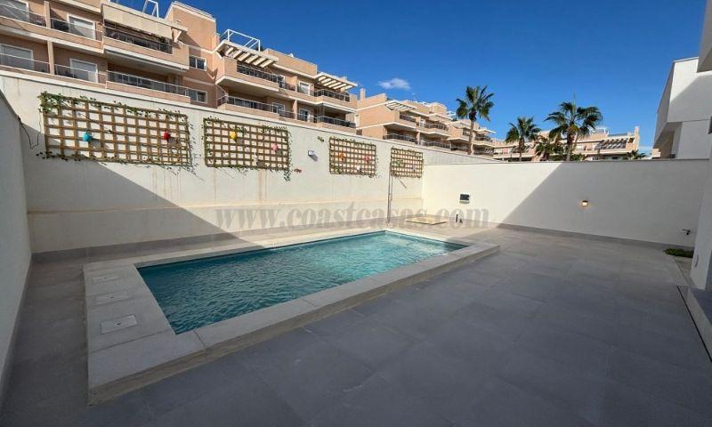 For sale of villa in Orihuela Costa