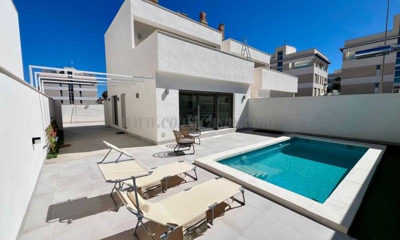 For sale of villa in Orihuela Costa